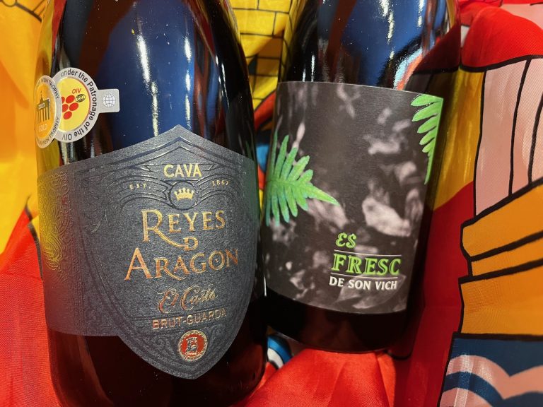 Image shows the two wines at Saturday's Free Tasting on Saturday 11th October at Duncan Murray Wines